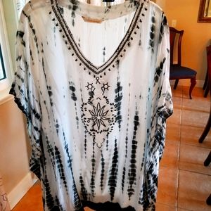 Soft surroundings Very pretty top